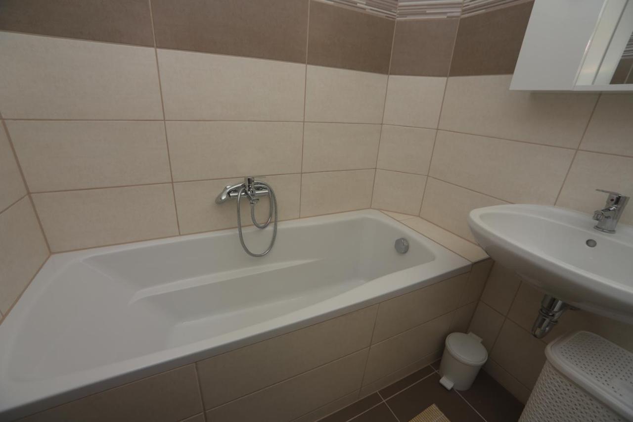 Ádám Guesthouse I. Kecskemét Esterno foto