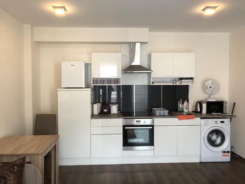 Ádám Guesthouse I. Kecskemét Esterno foto