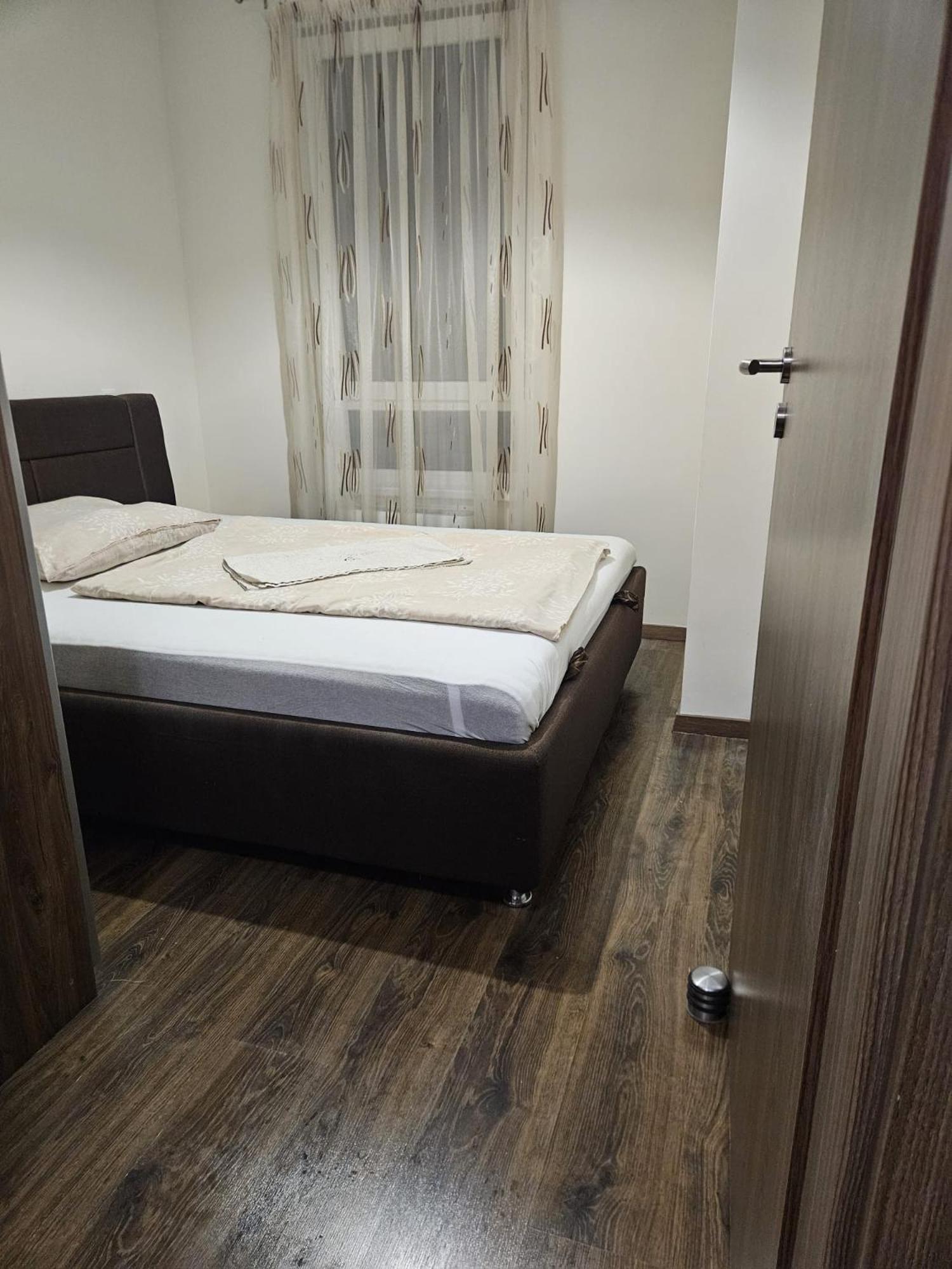 Ádám Guesthouse I. Kecskemét Esterno foto