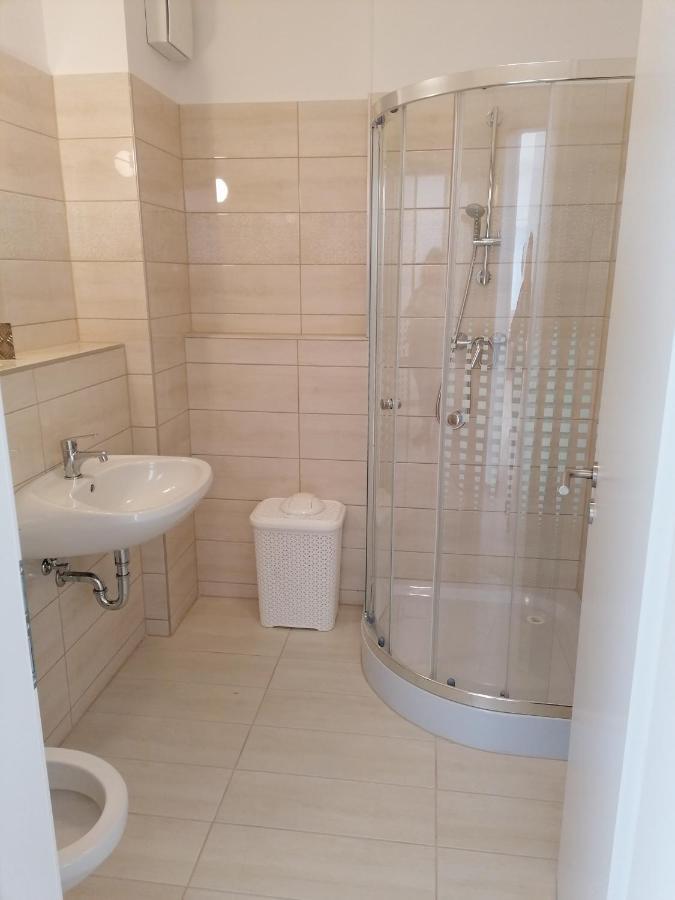 Ádám Guesthouse I. Kecskemét Esterno foto